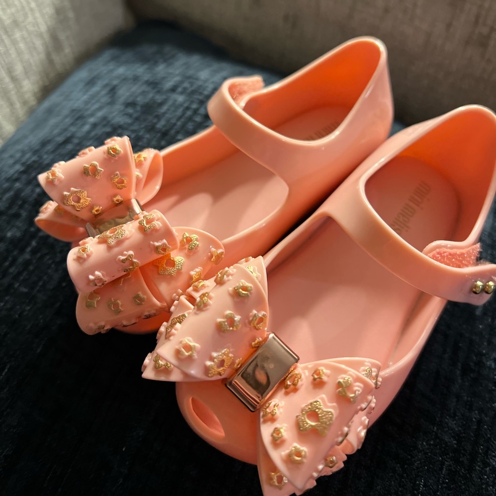 Melissaš„Pink bow girly sandals - Picture 10 of 16
